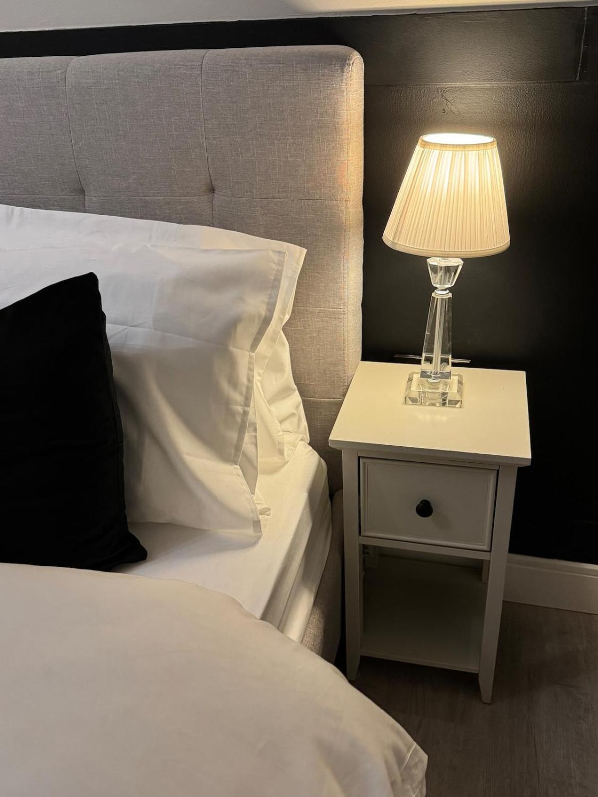 267 Stylish 2 Bed Centre Free Parking Apartment