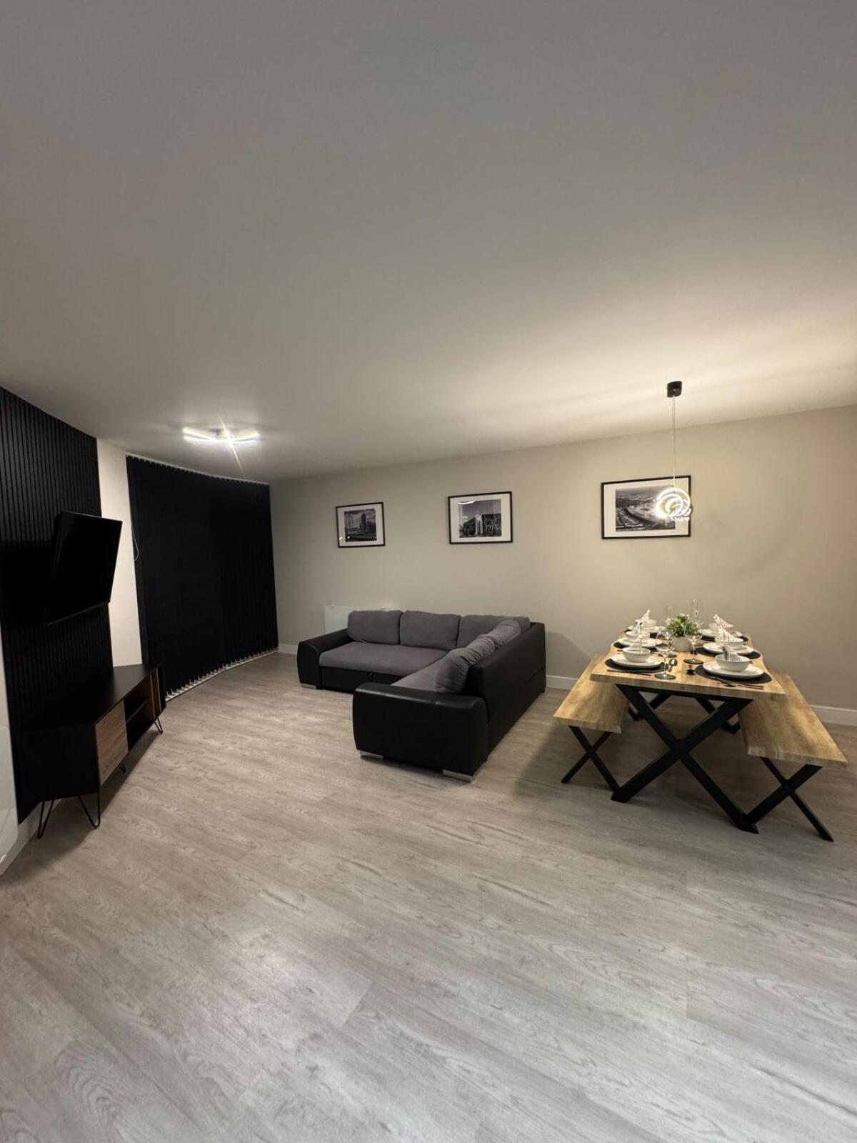 267 Stylish 2 Bed Centre Free Parking * Cardiff