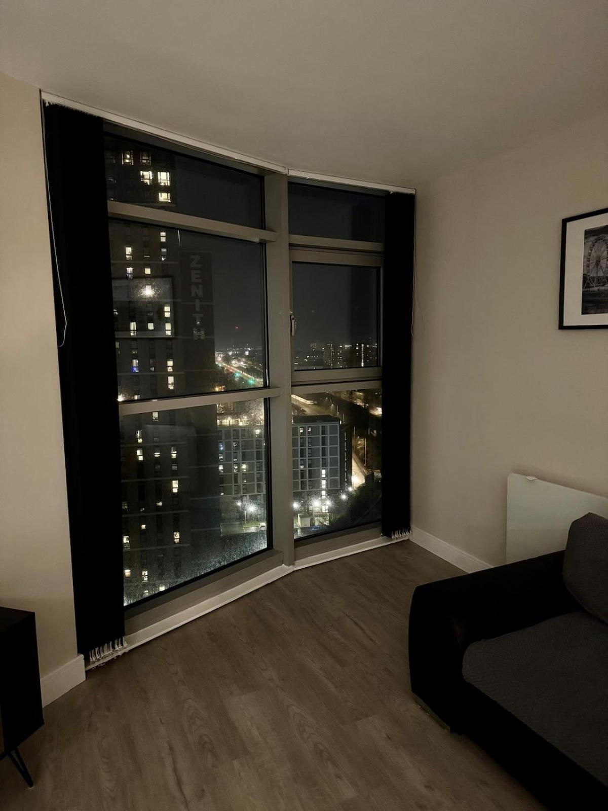 267 Stylish 2 Bed Centre Free Parking Apartment Cardiff