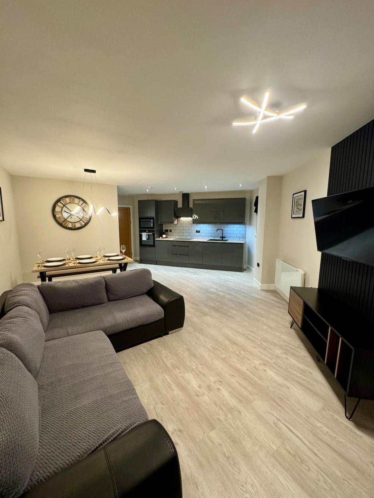 267 Stylish 2 Bed Centre Free Parking Apartment *