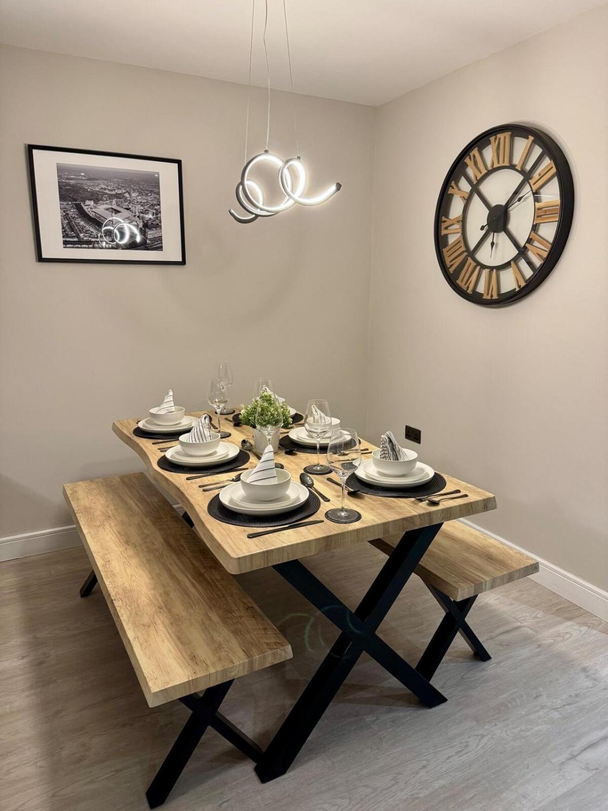 267 Stylish 2 Bed Centre Free Parking Apartment *