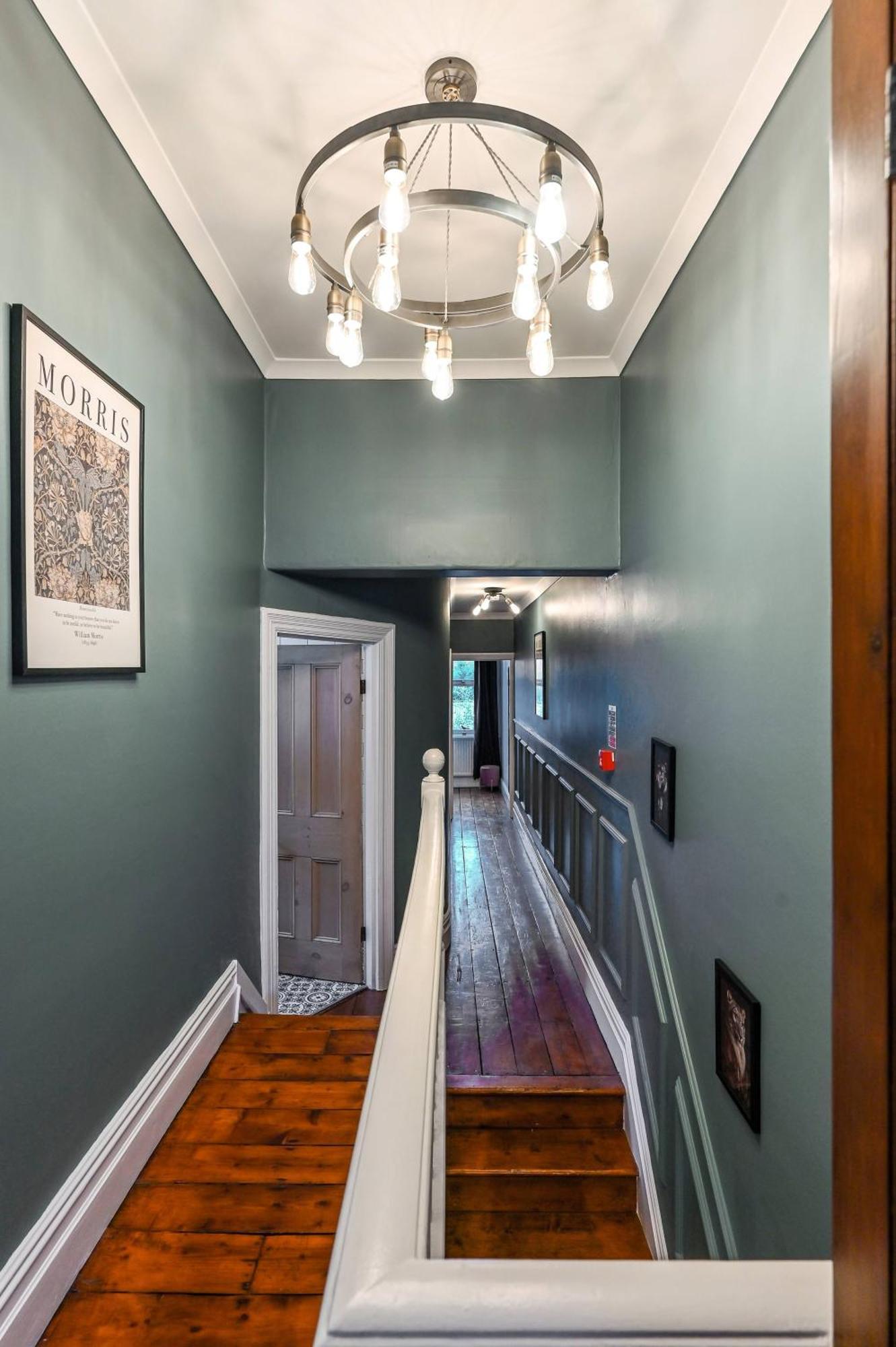 Beautiful Townhouse, Great Location - Pet Friendly *