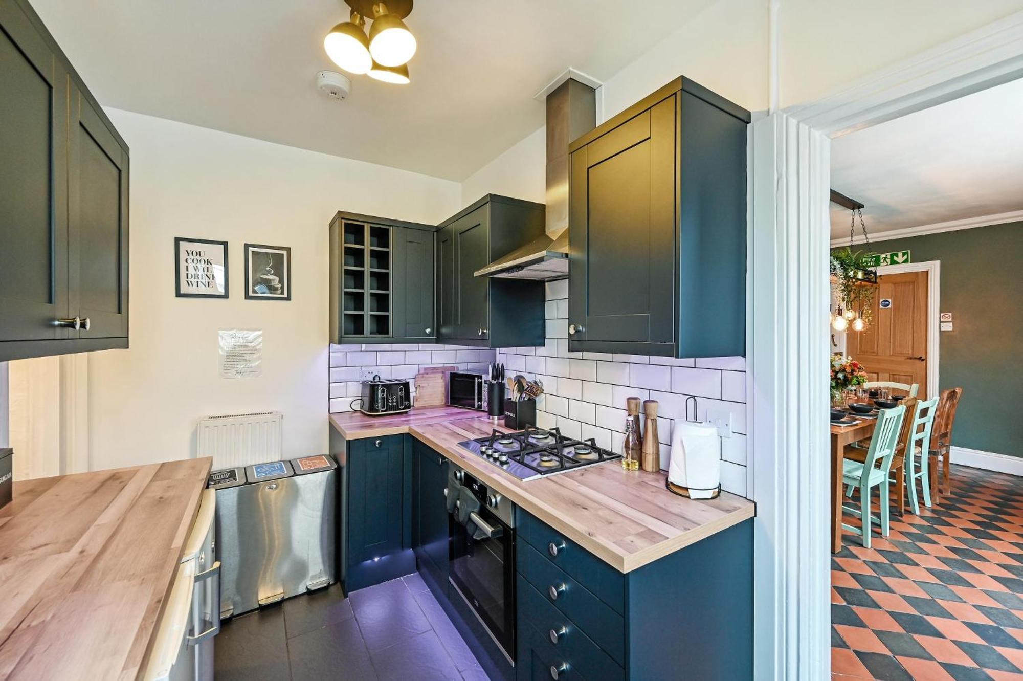 Beautiful Townhouse, Great Location - Pet Friendly Holiday home Cardiff