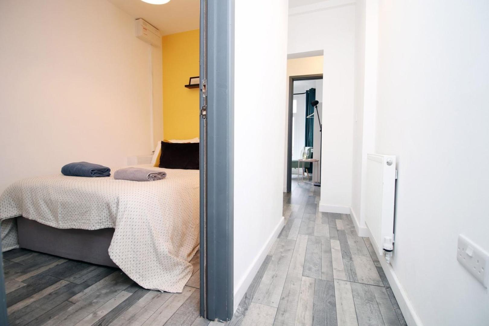Getaway | Center | Free Parking Apartment