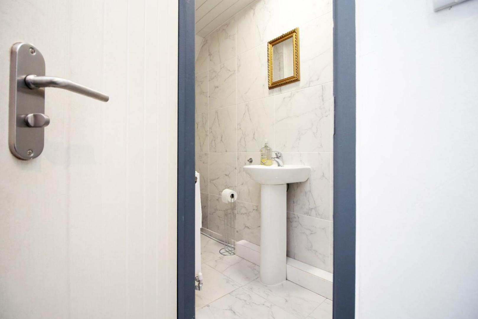 Apartment Getaway | Center | Free Parking