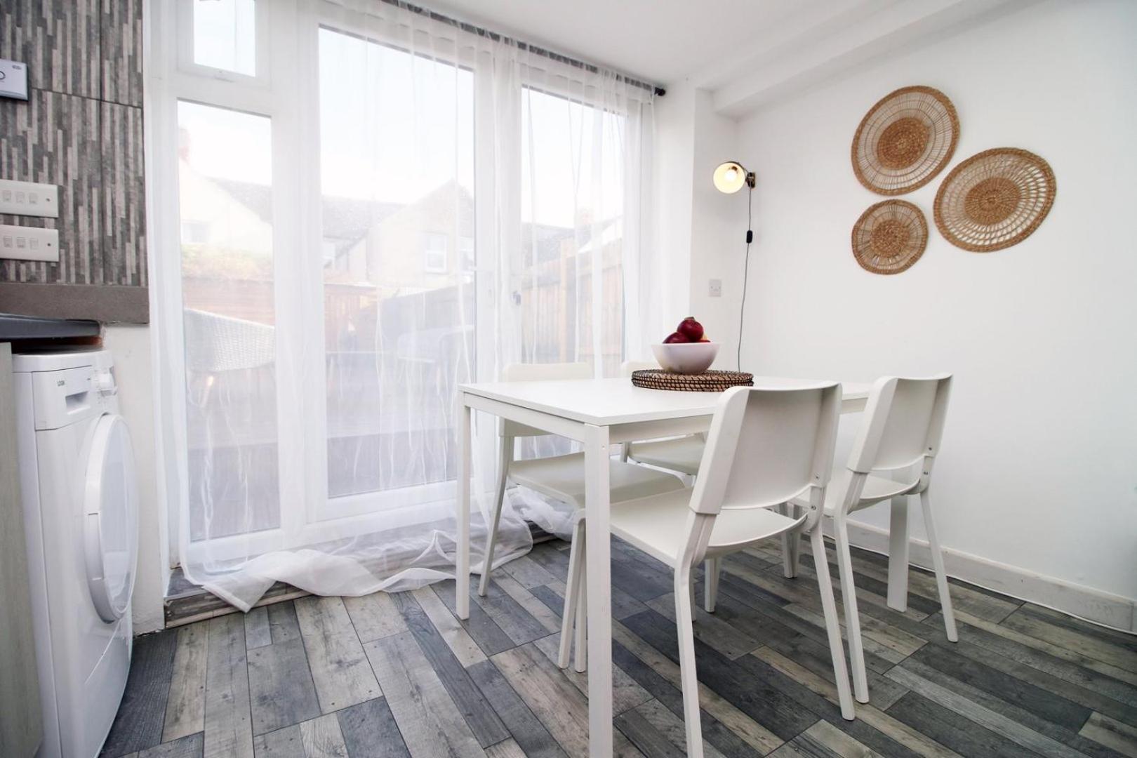 Getaway | Center | Free Parking Apartment *