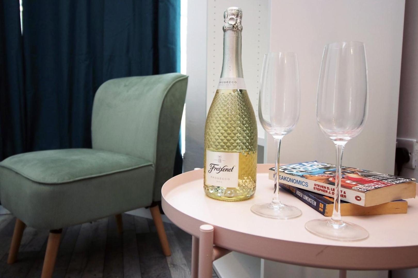 Apartment Getaway | Center | Free Parking