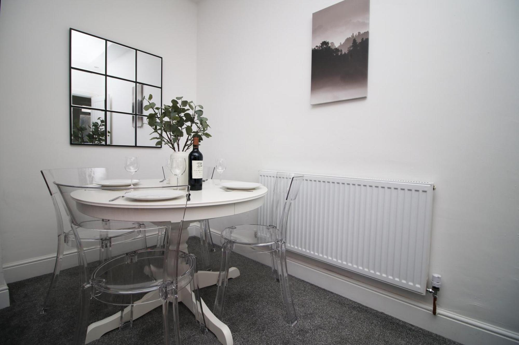 Royal Oak House By Ty Sa - 5 Bedroom House Cardiff
