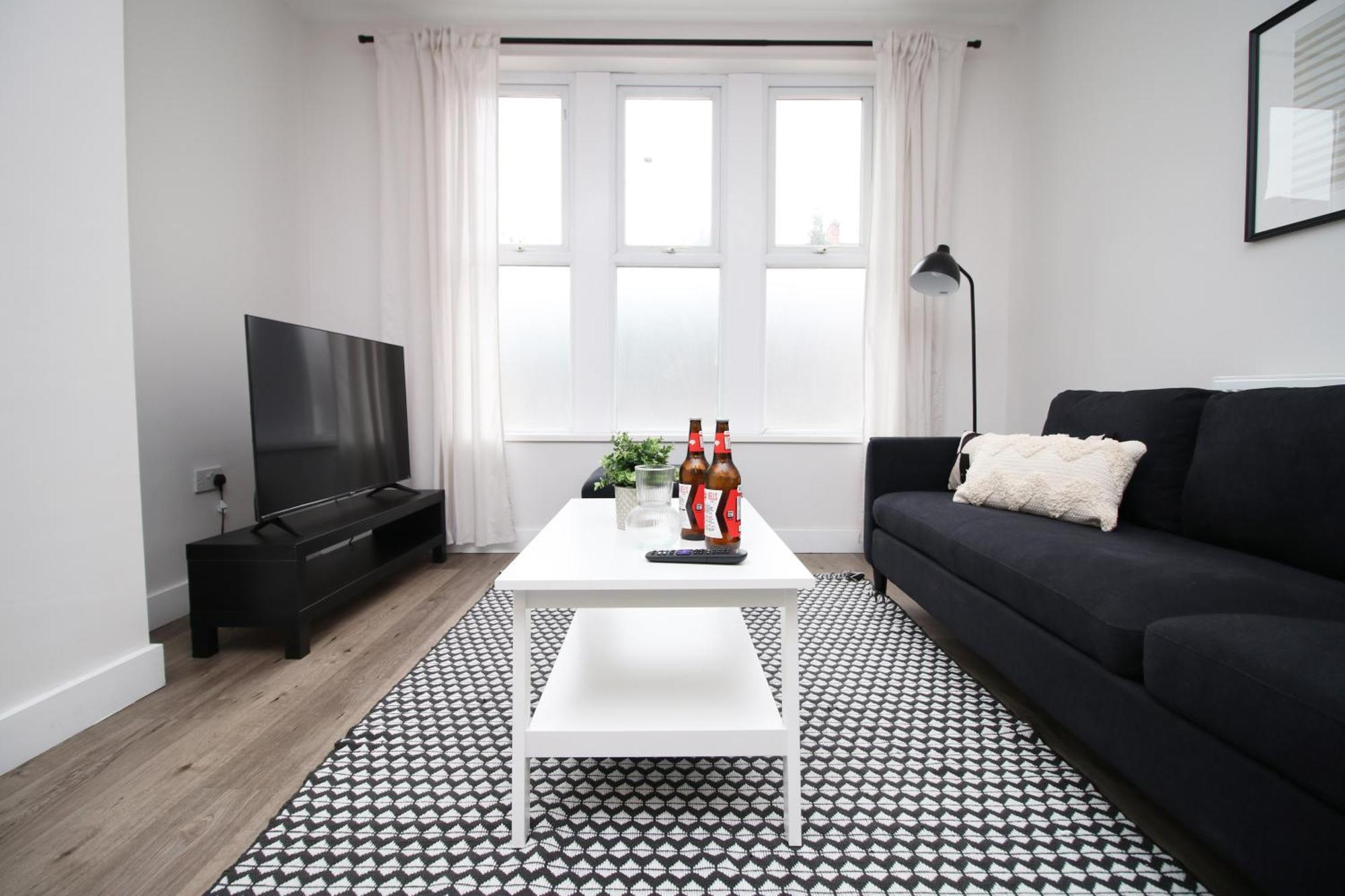 Guest house Large 5 Bedroom House - Harlequin Gardens By Ty Sa *