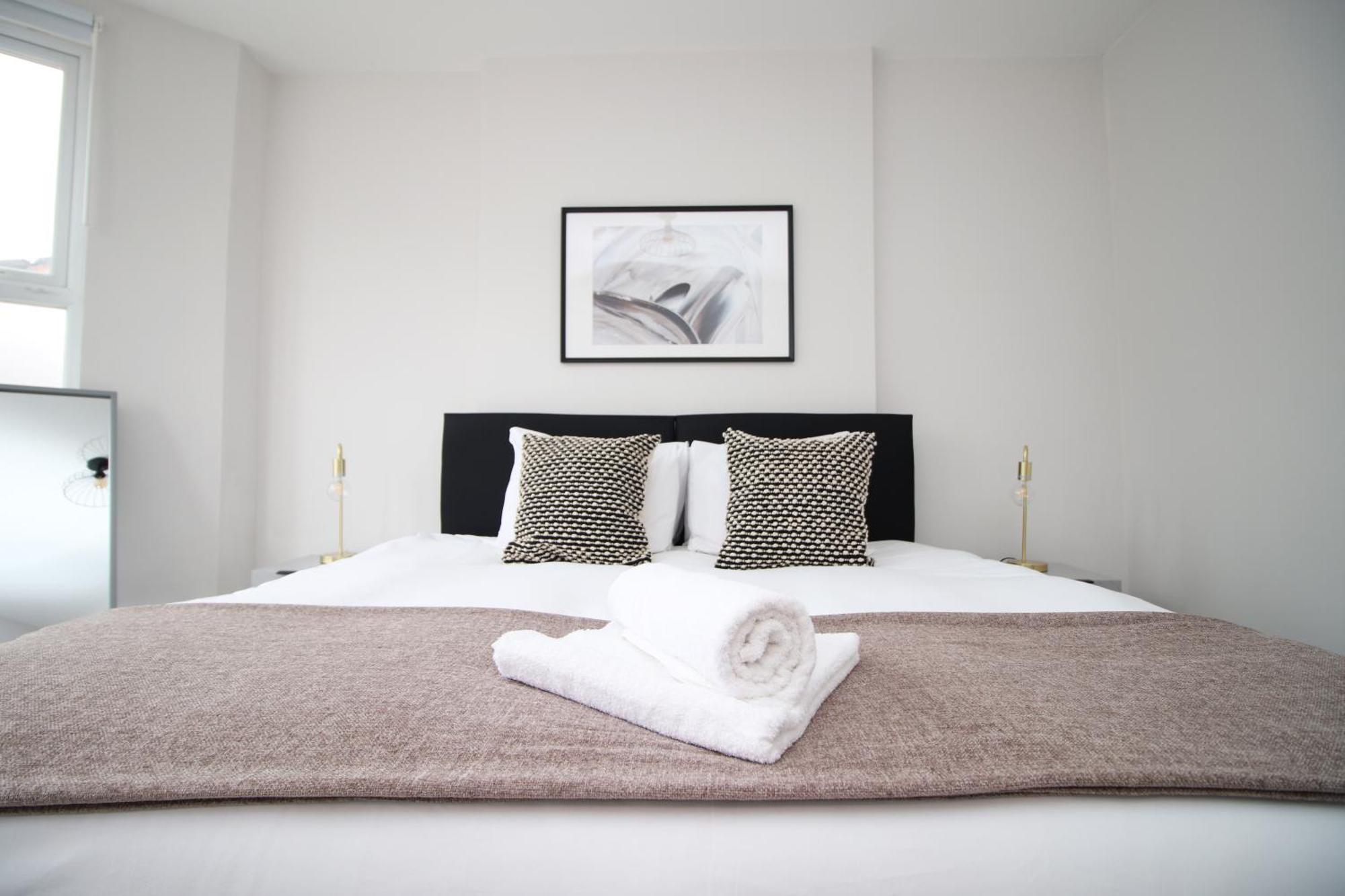Guest house Large 5 Bedroom House - Harlequin Gardens By Ty Sa
