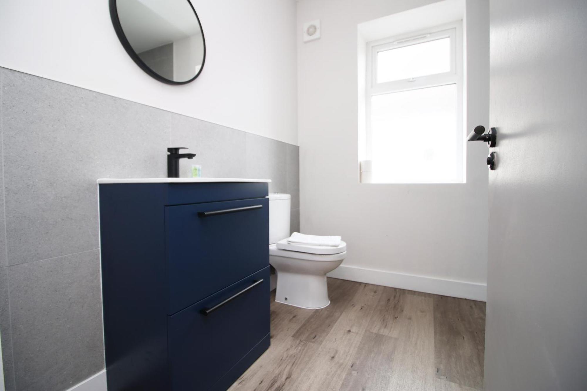 Large 5 Bedroom House - Harlequin Gardens By Ty Sa * Cardiff