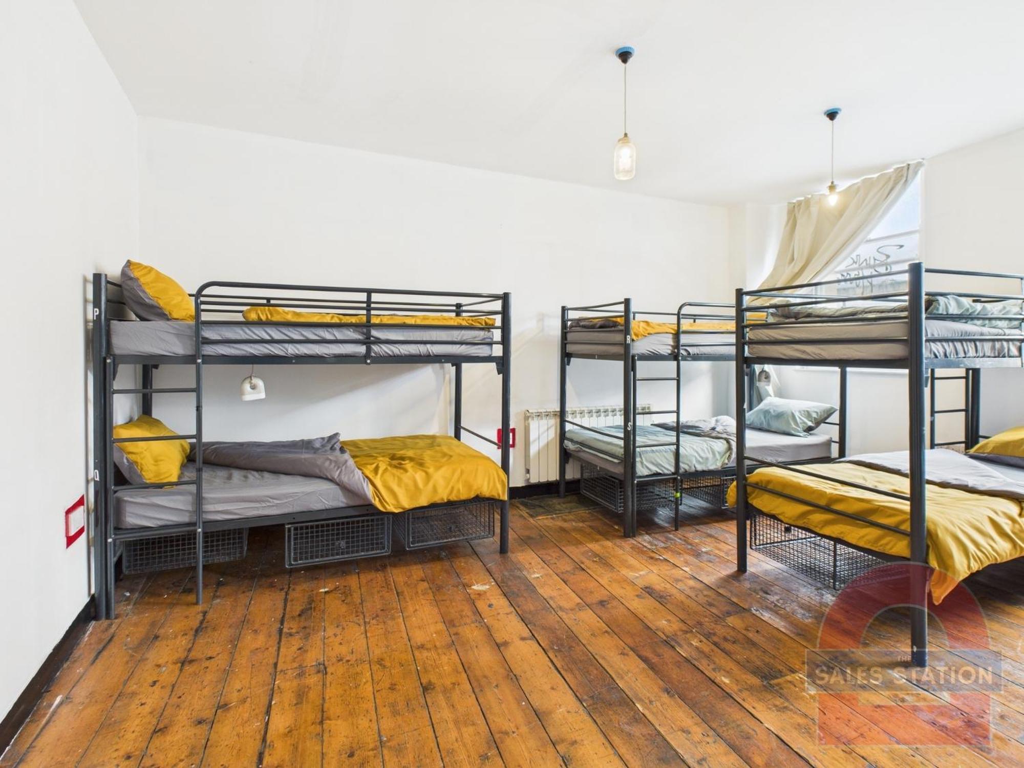 Bunkhouse Hostel *