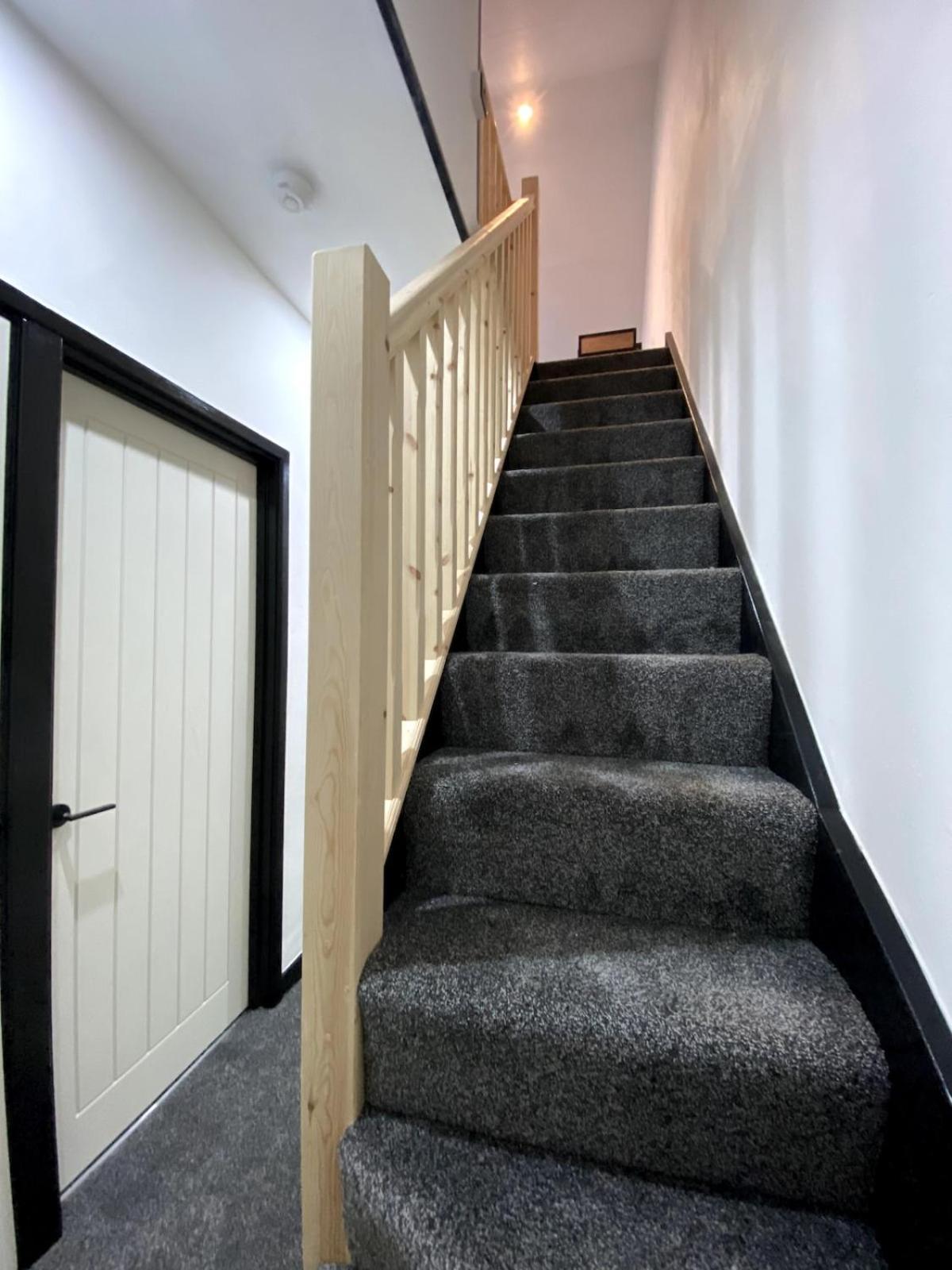 Holiday home Sleeps 8 Cardiff