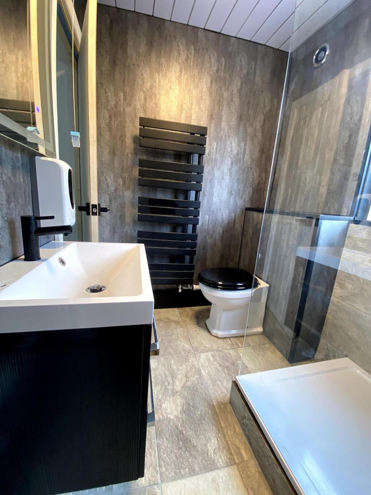 Sleeps 8 * Cardiff