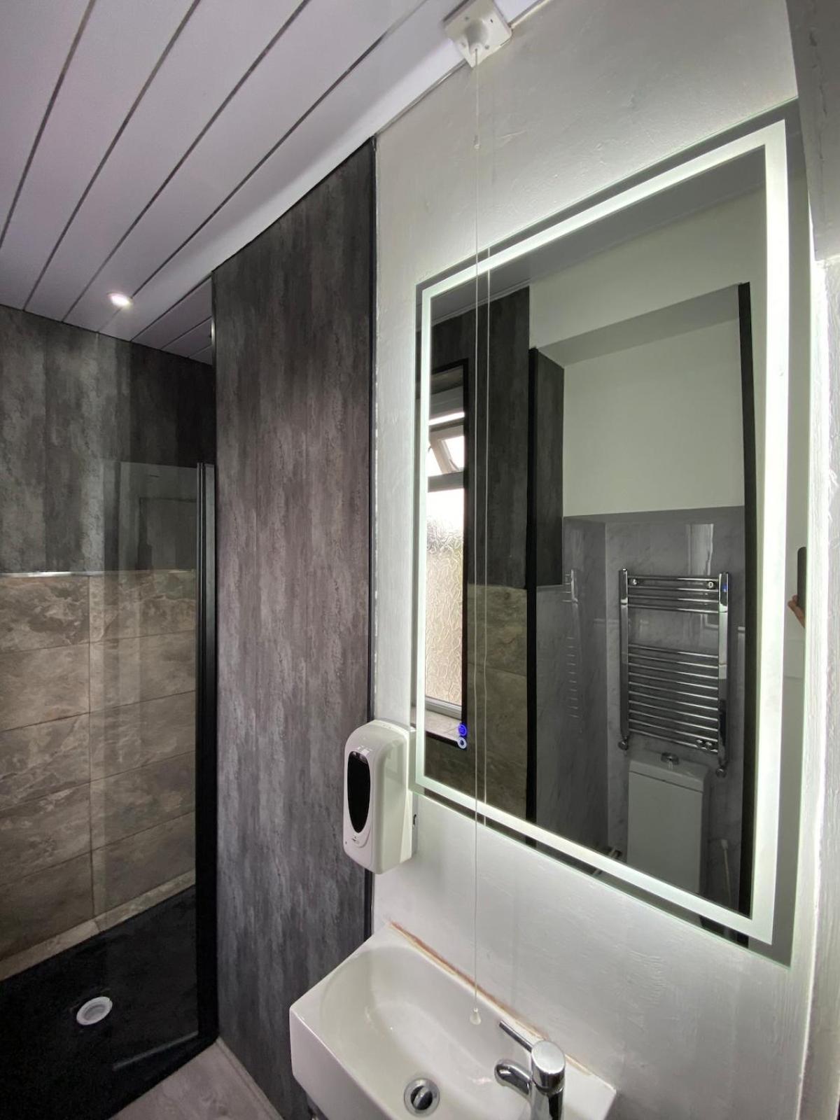 Sleeps 8 Holiday home *