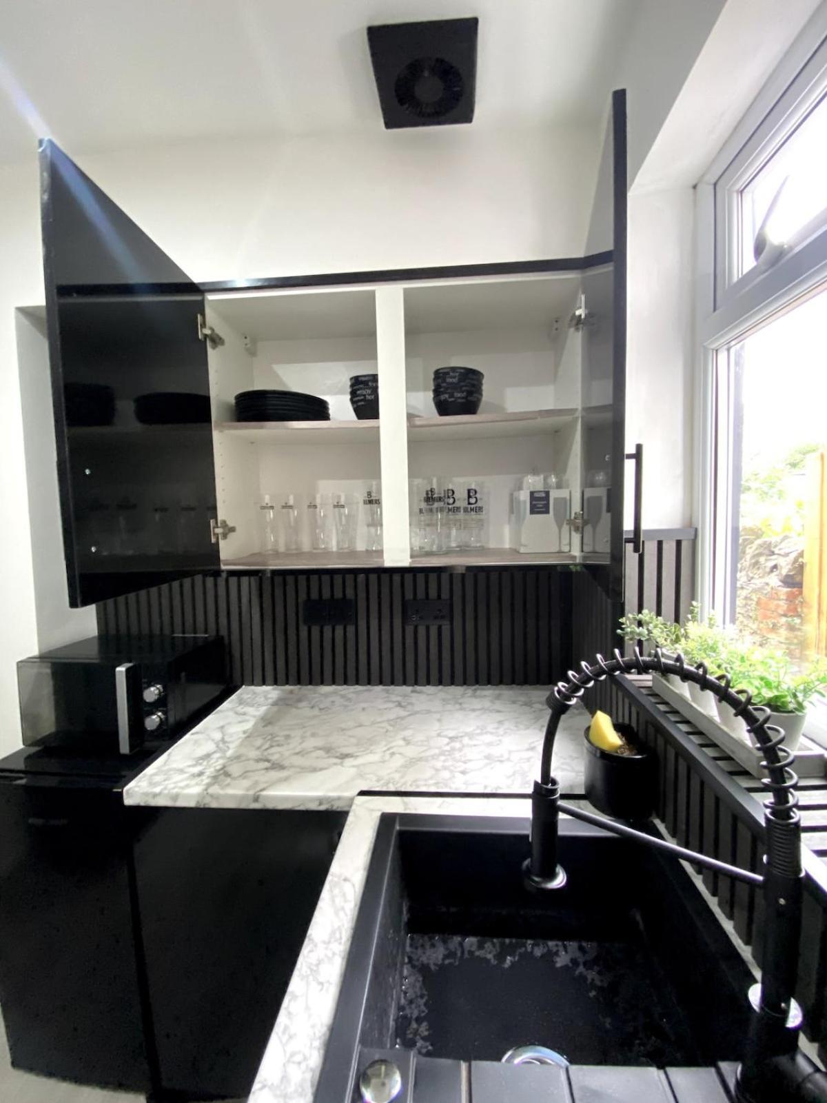Sleeps 8 *