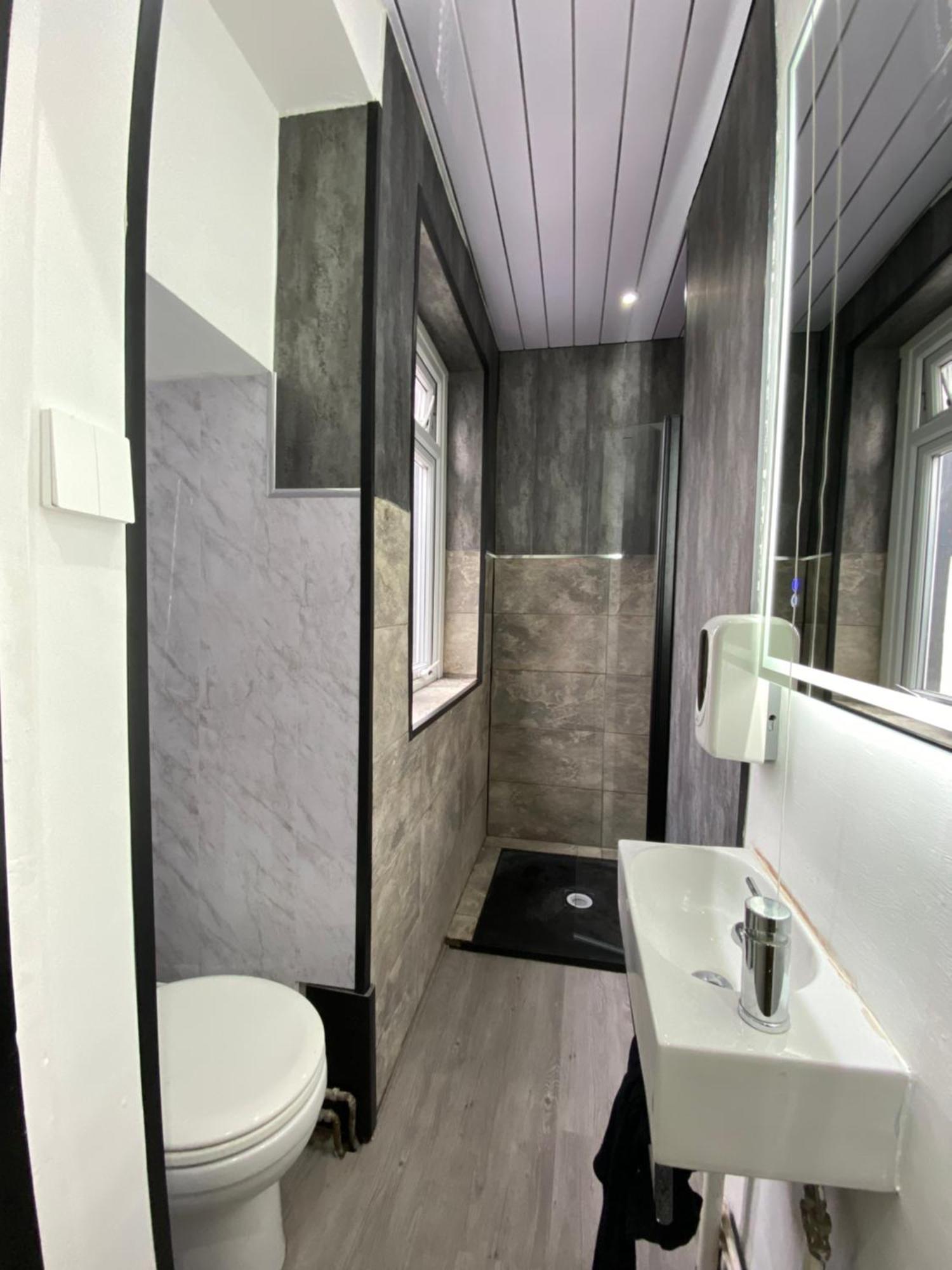 Sleeps 8 *