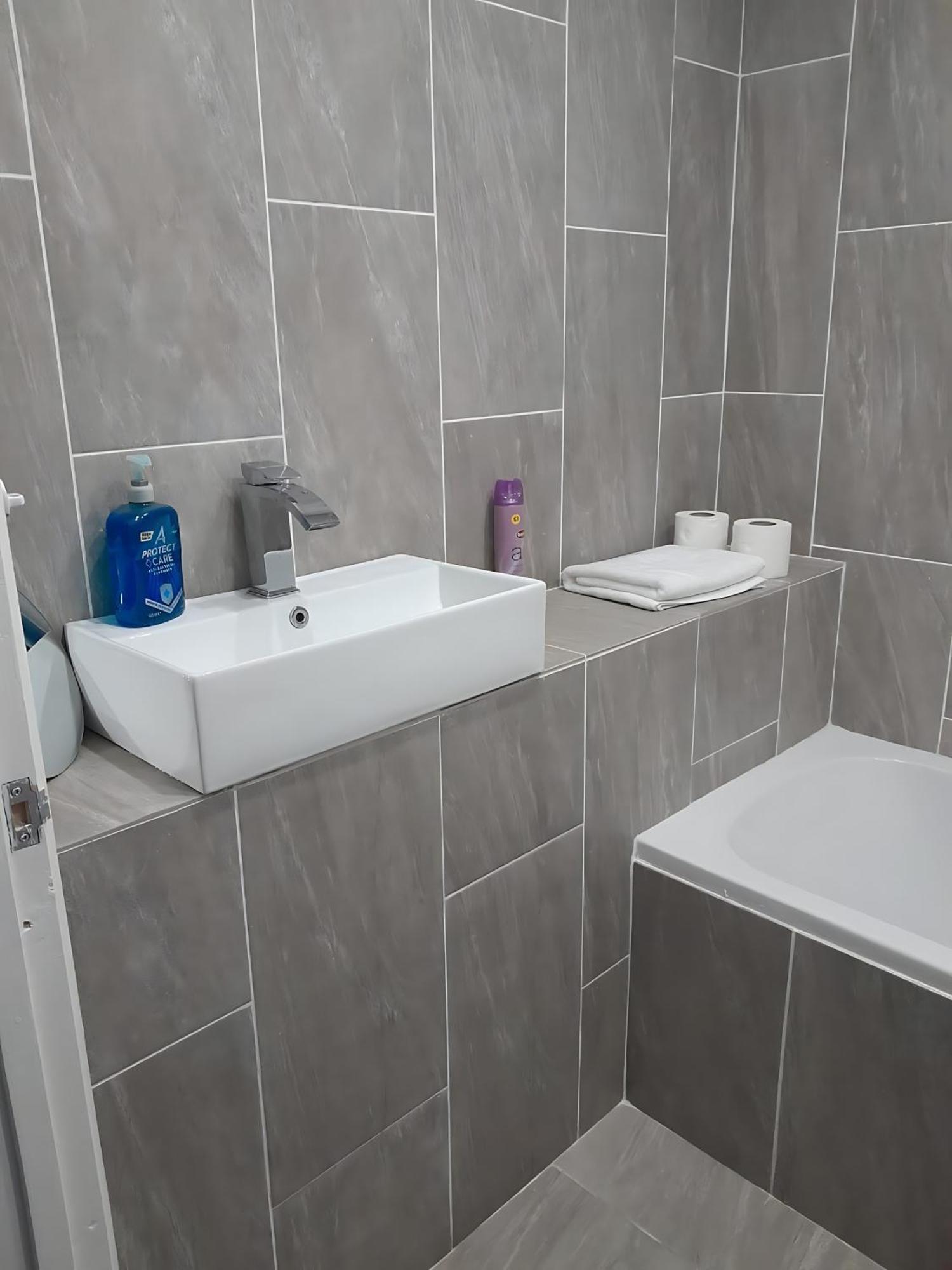 Holiday home Contemporary And Spacious Cardiff
