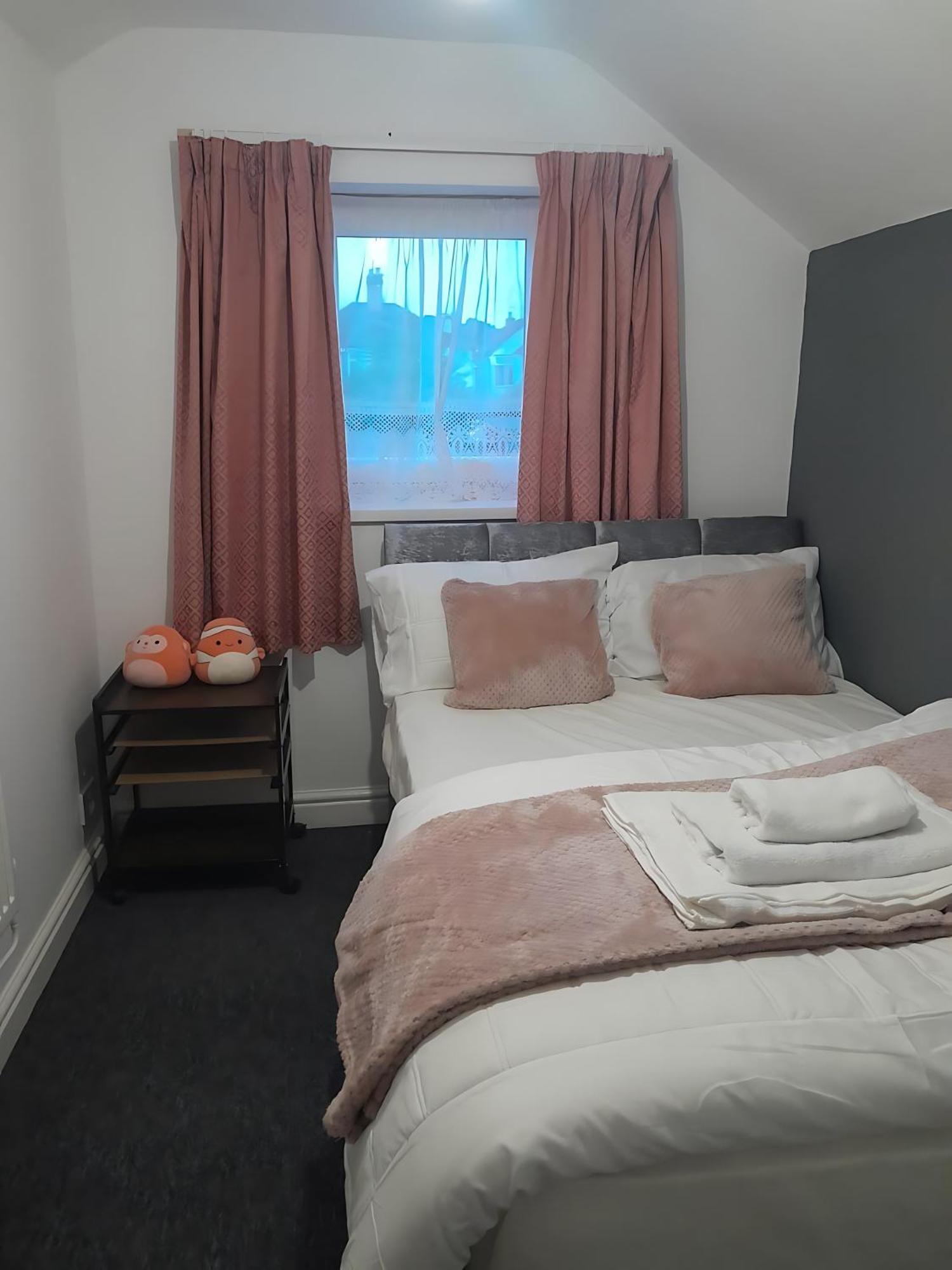 Contemporary And Spacious Cardiff