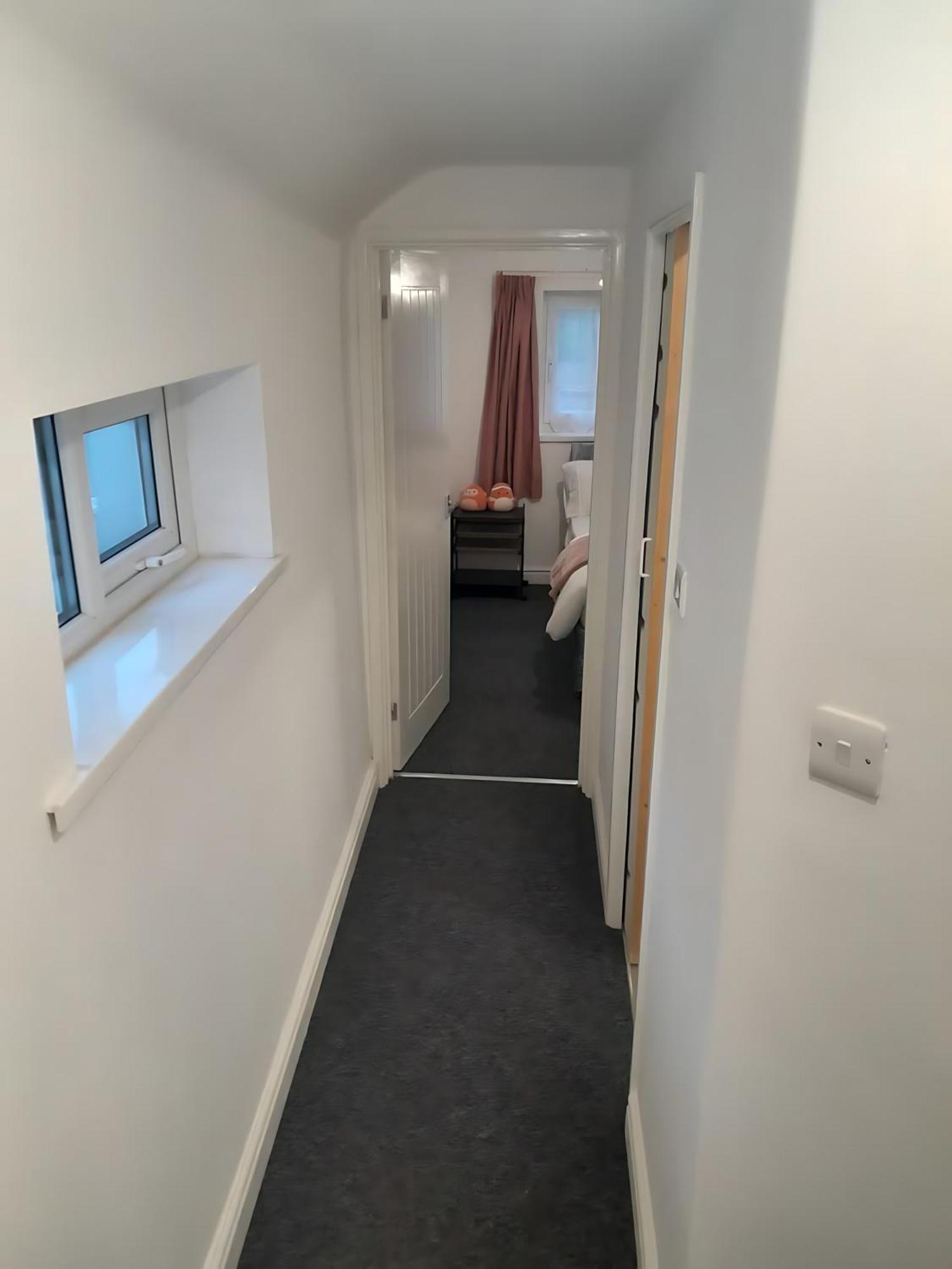 Contemporary And Spacious Cardiff