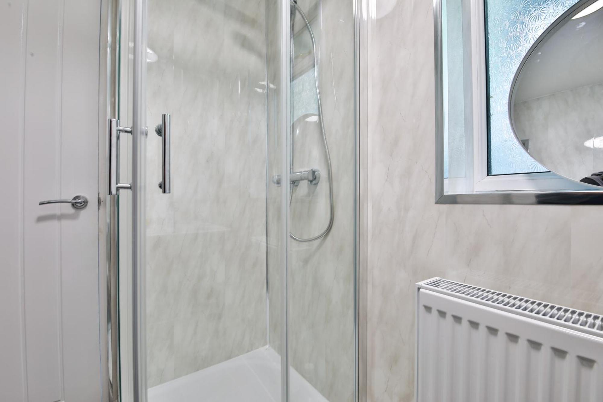 Urban 2-Bed House - 6 Mins Away From City Centre! Apartment