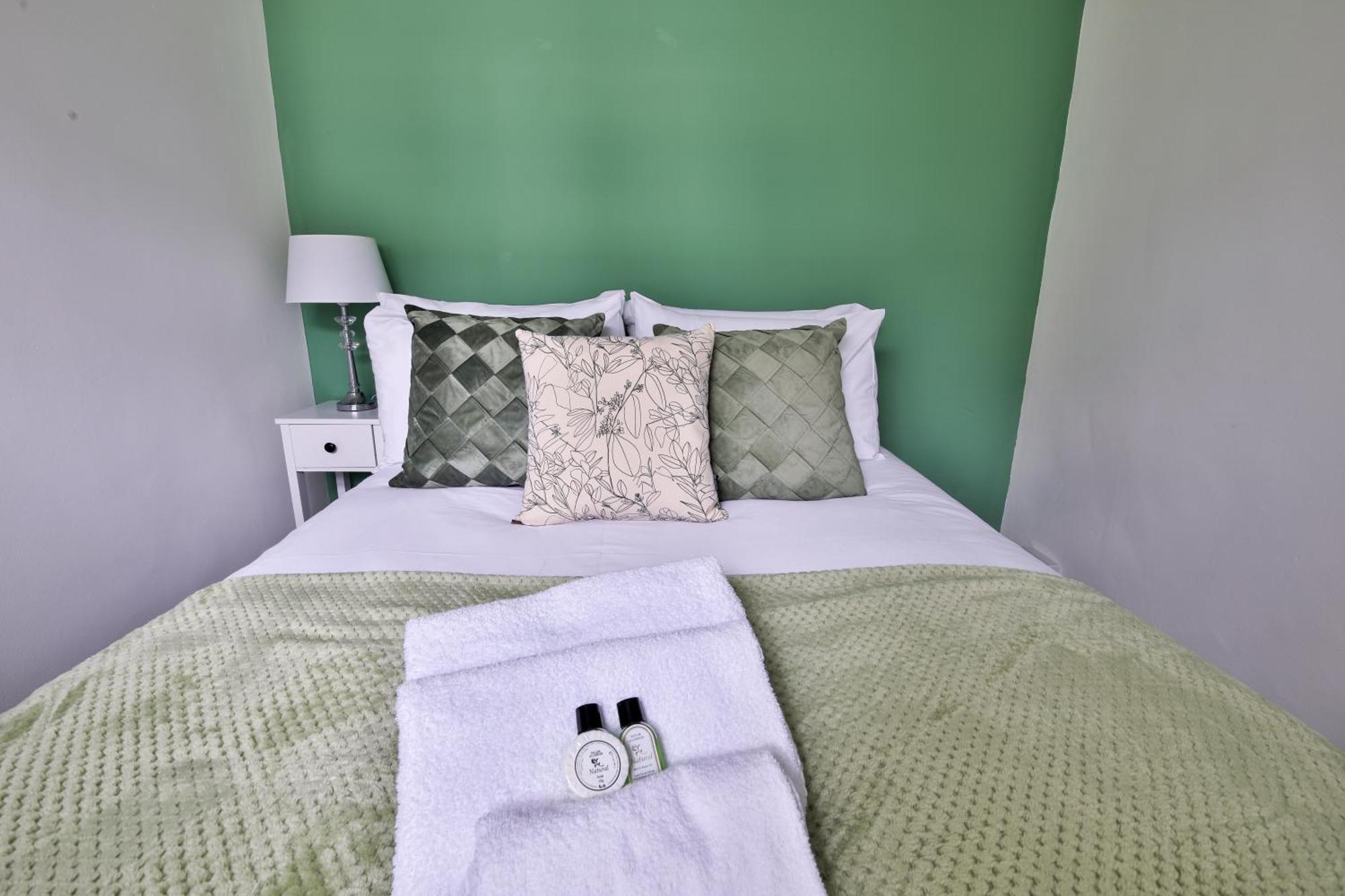 Urban 2-Bed House - 6 Mins Away From City Centre! Apartment Cardiff