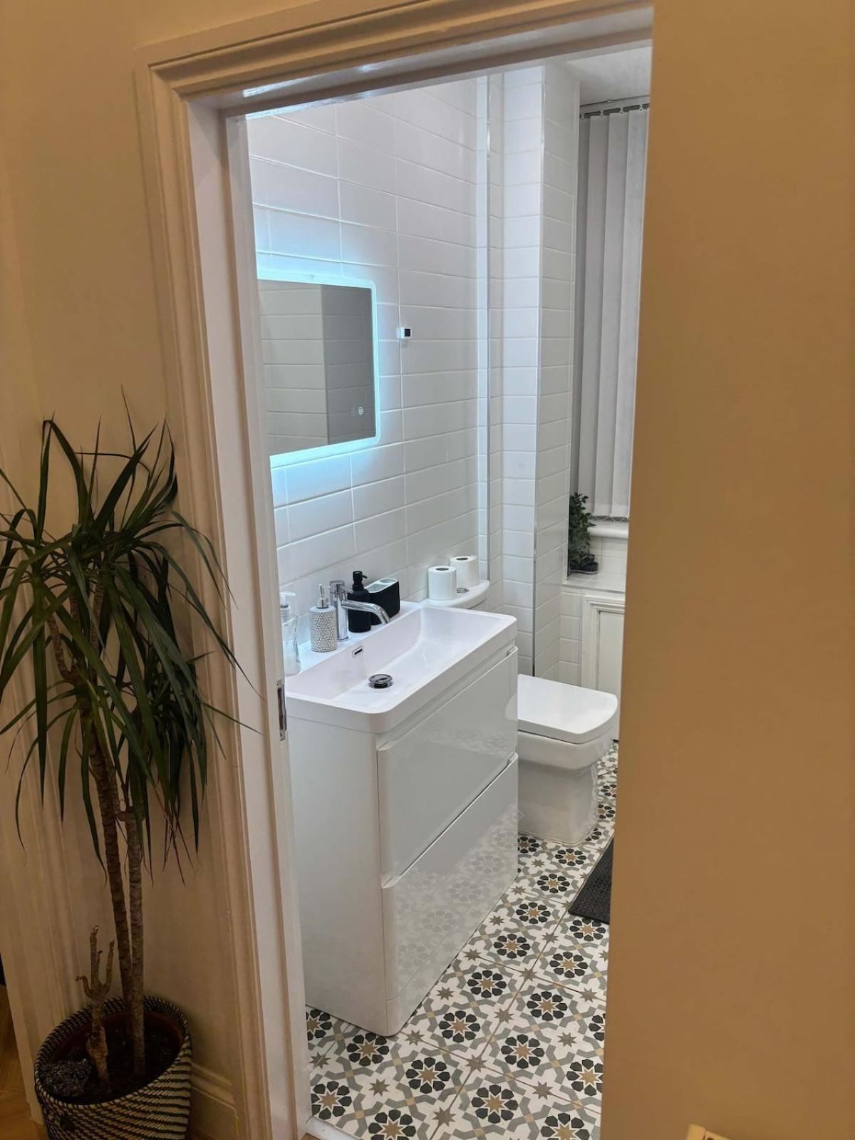Stylish Flat Near Centre Apartment *