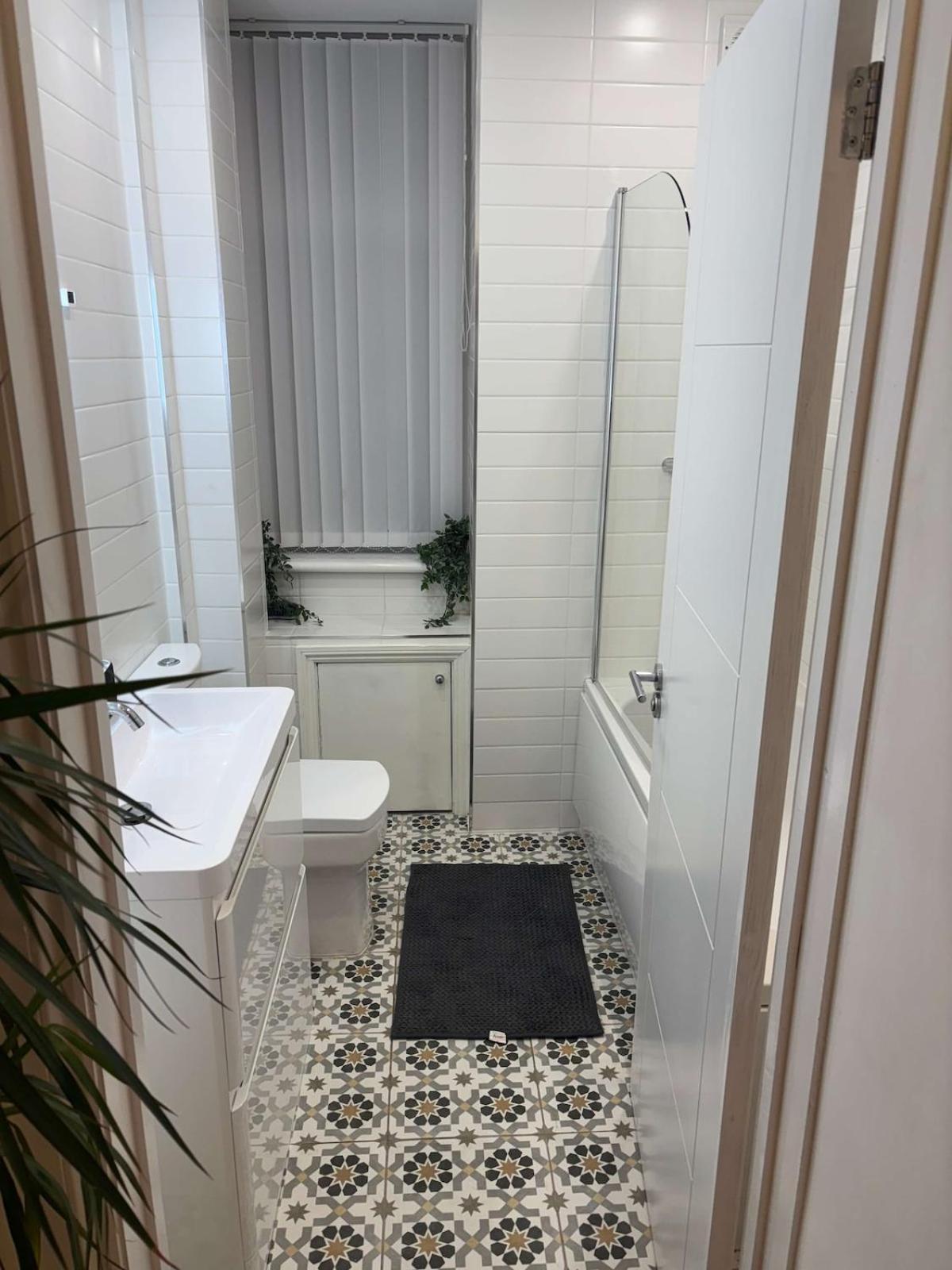 Stylish Flat Near Centre Apartment *