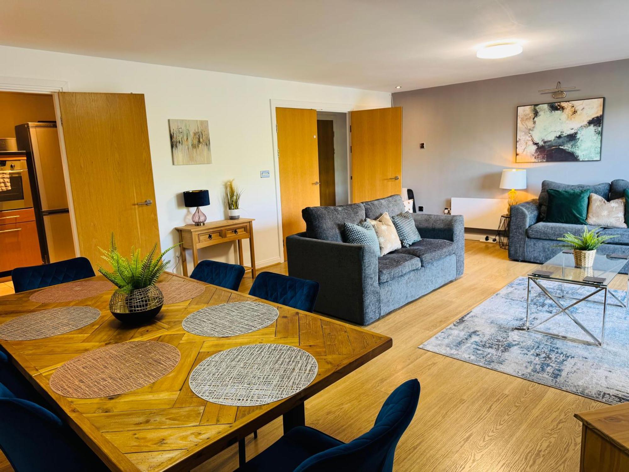 Spacious 2 Bed Perfect For Centre & Bay, Pool, Gym