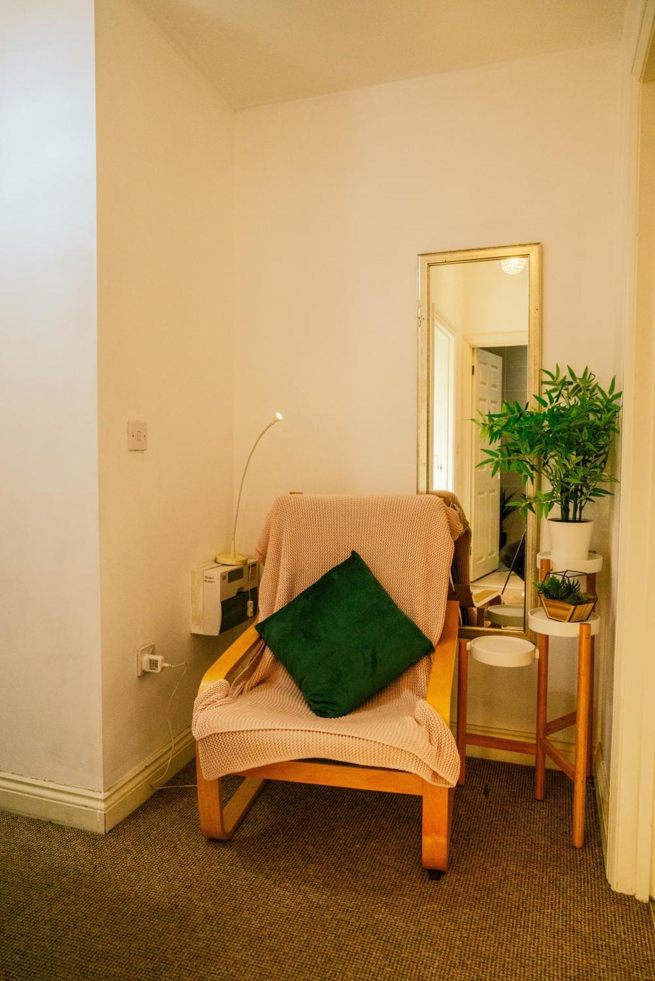 Apartment Modern 4 Bed - Centre - Free Parking Cardiff