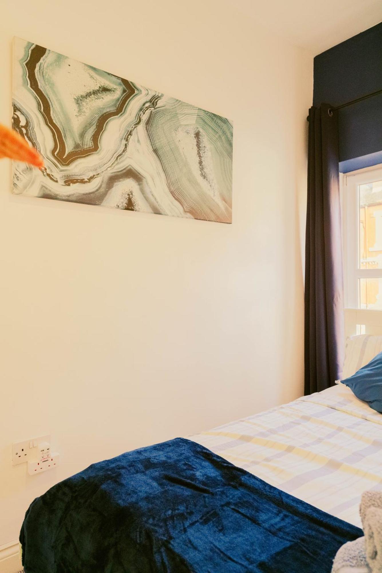 Apartment Modern 4 Bed - Centre - Free Parking Cardiff