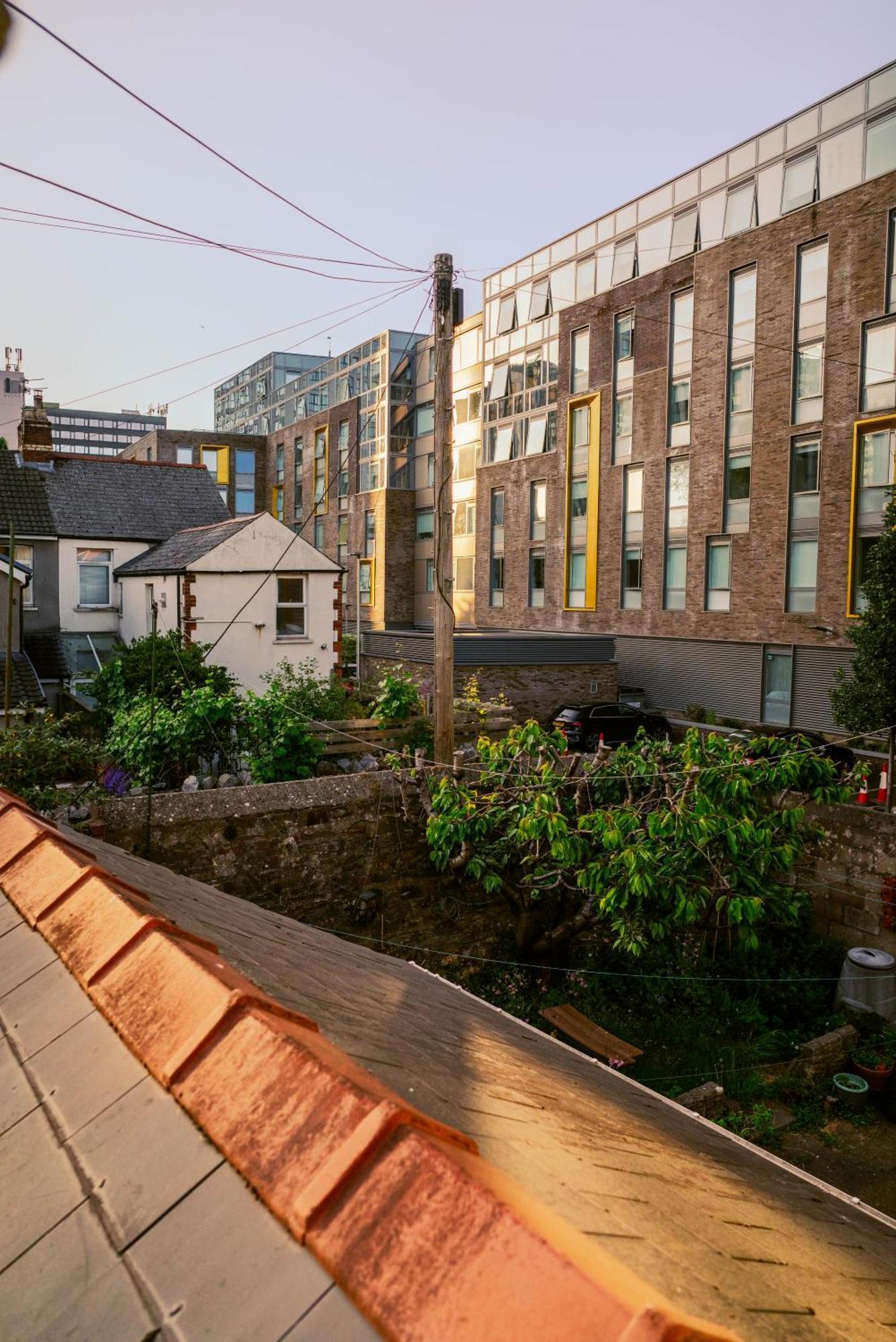 Modern 4 Bed - Centre - Free Parking Apartment Cardiff