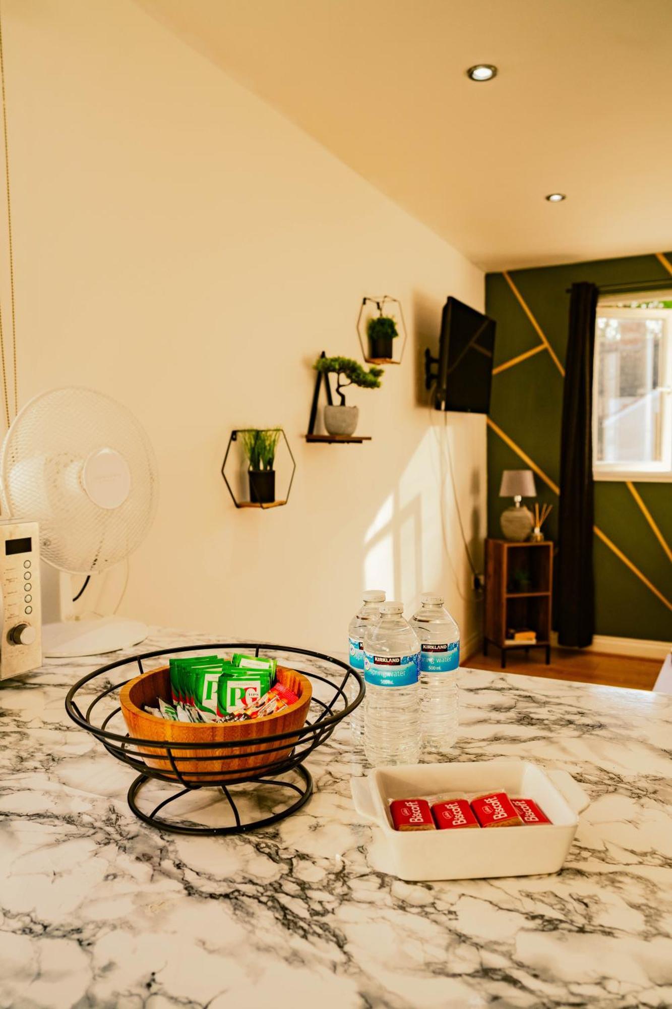 Apartment Modern 4 Bed - Centre - Free Parking *