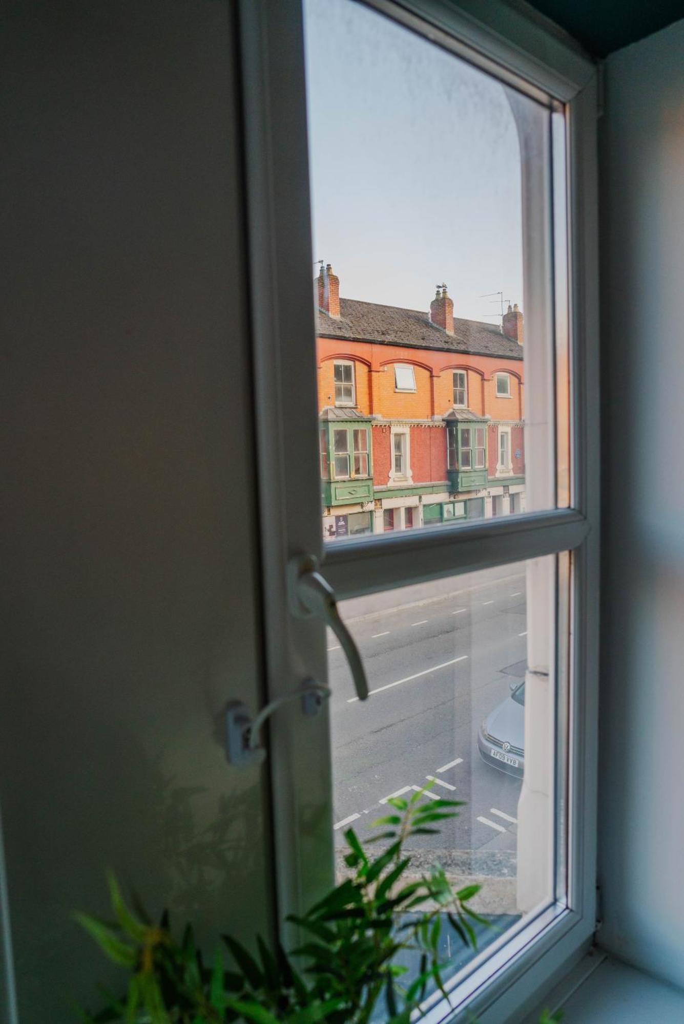 Modern 4 Bed - Centre - Free Parking Apartment Cardiff