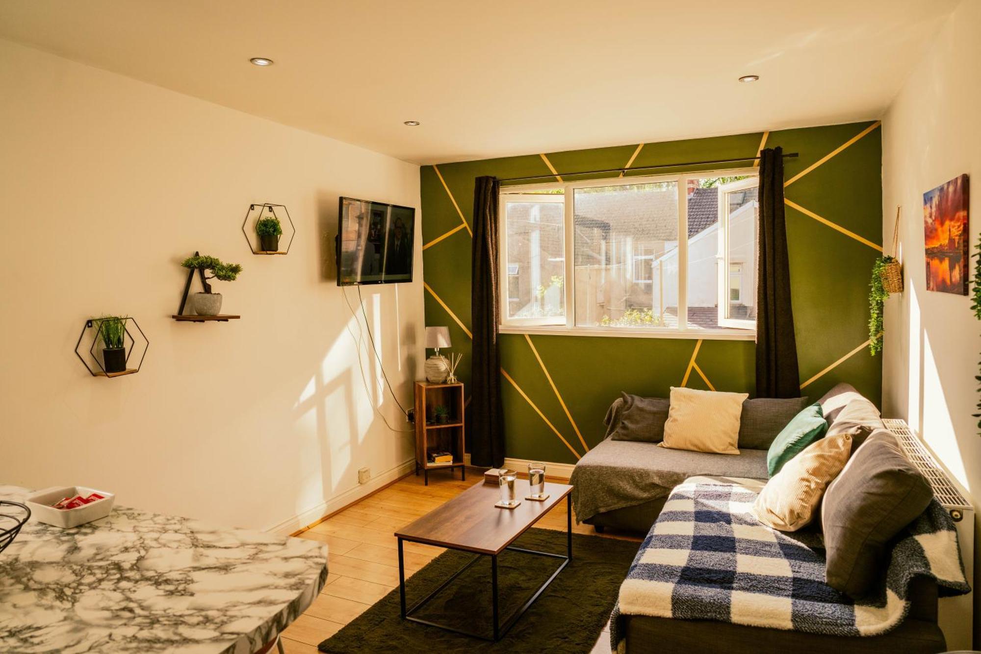 Modern 4 Bed - Centre - Free Parking Apartment Cardiff
