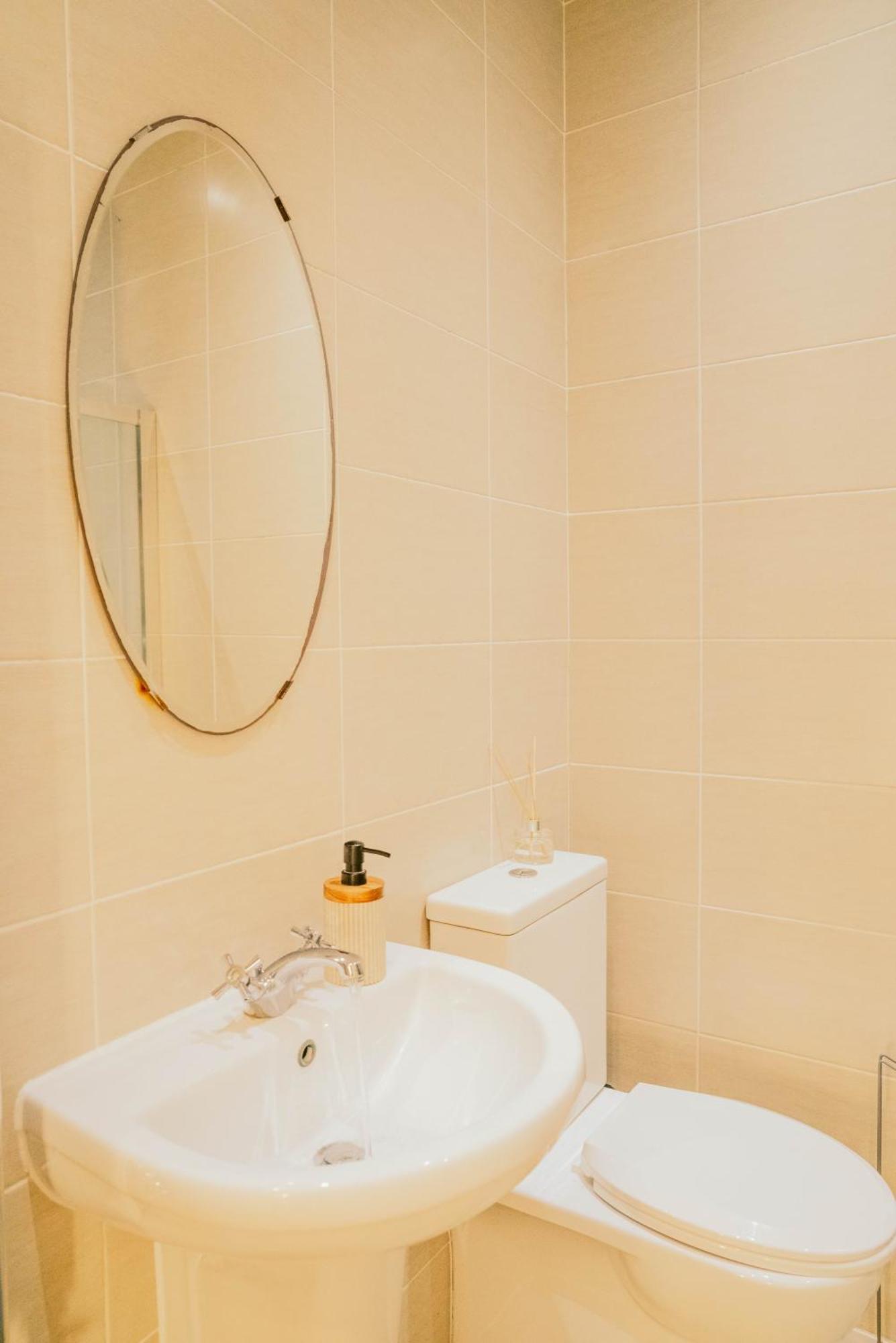 Apartment Modern 4 Bed - Centre - Free Parking Cardiff