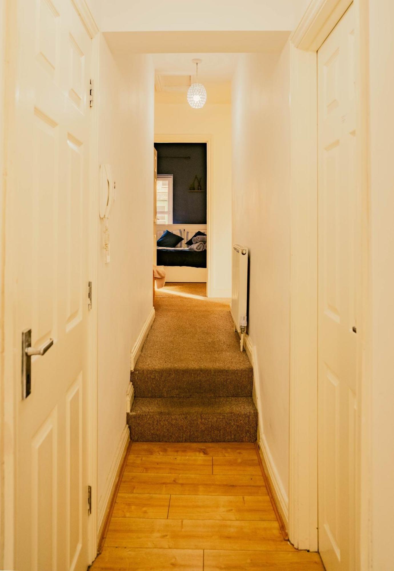 Apartment Modern 4 Bed - Centre - Free Parking Cardiff