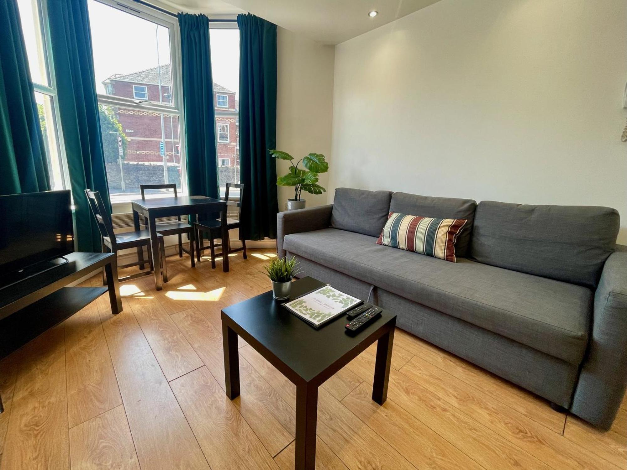 Relax In A Modern By The Centre & Bute Park Apartment Cardiff