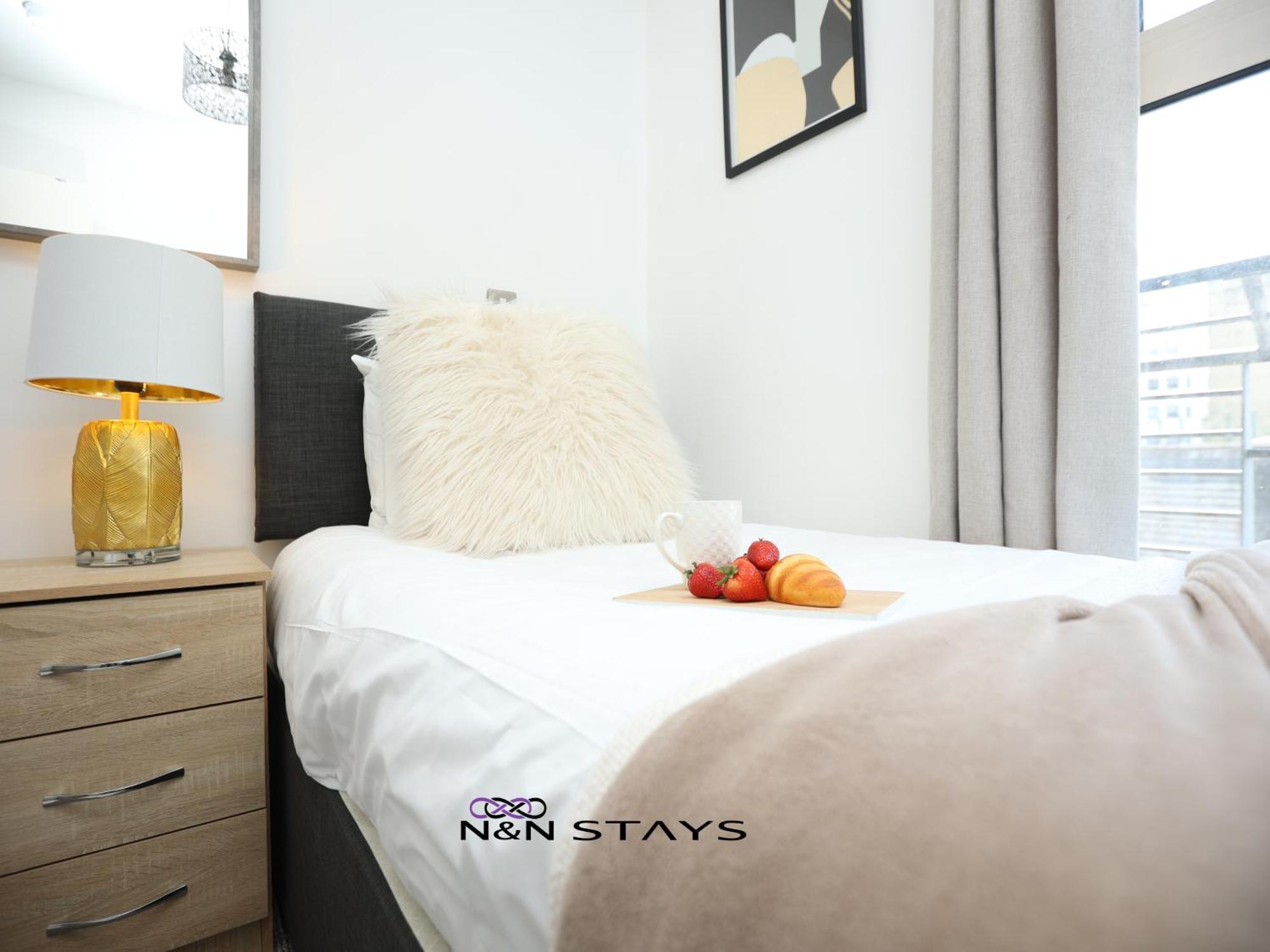 Queen Street Executive By N And N Stays, Close To Centre, Restaurants And Shops, Secure Private Parking, Perfect Location While Visiting For Work Or A Short Break Cardiff