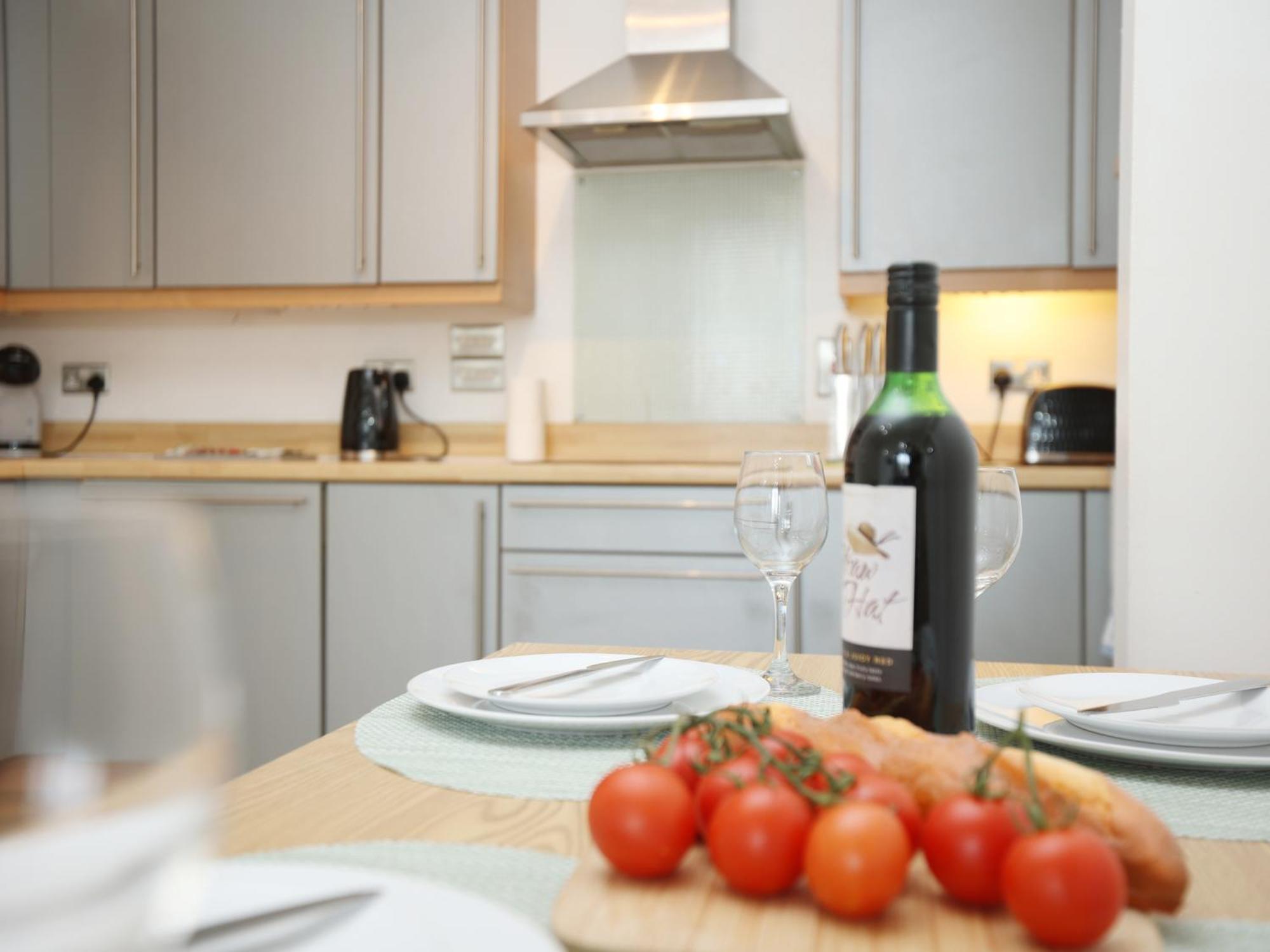 Queen Street Executive By N And N Stays, Close To Centre, Restaurants And Shops, Secure Private Parking, Perfect Location While Visiting For Work Or A Short Break Apartment *