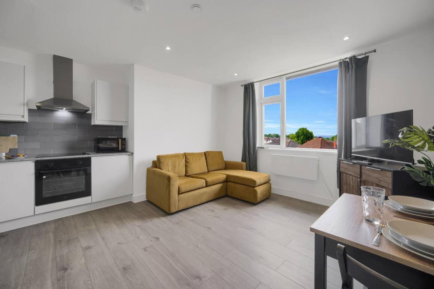 Stylish & Modern - Free Parking - Wifi Apartment