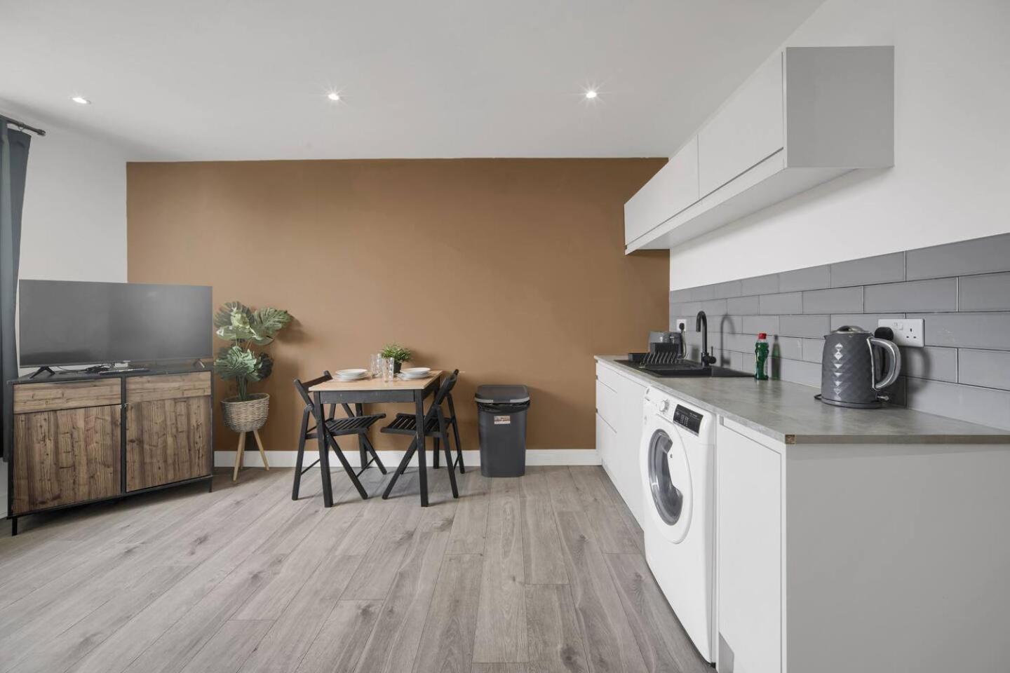 Apartment Stylish & Modern - Free Parking - Wifi *