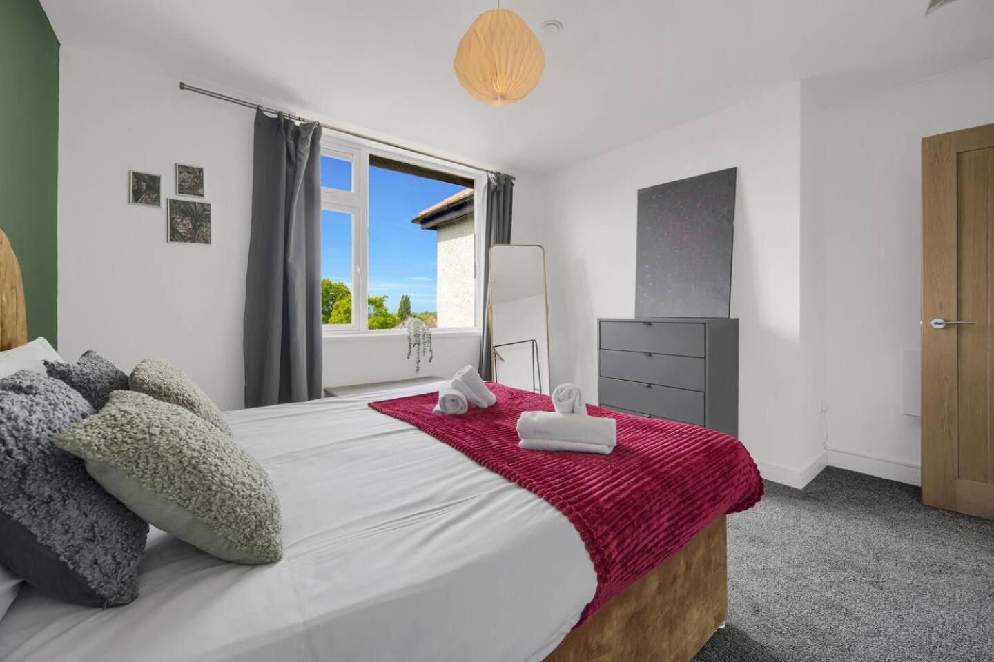 Stylish & Modern - Free Parking - Wifi Apartment *