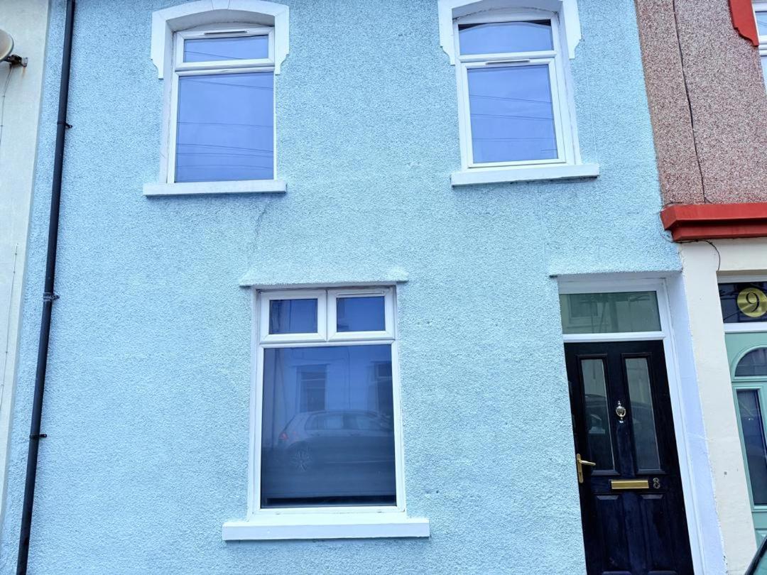 Spacious 4 Bed House Near Centre With Parking Holiday home *