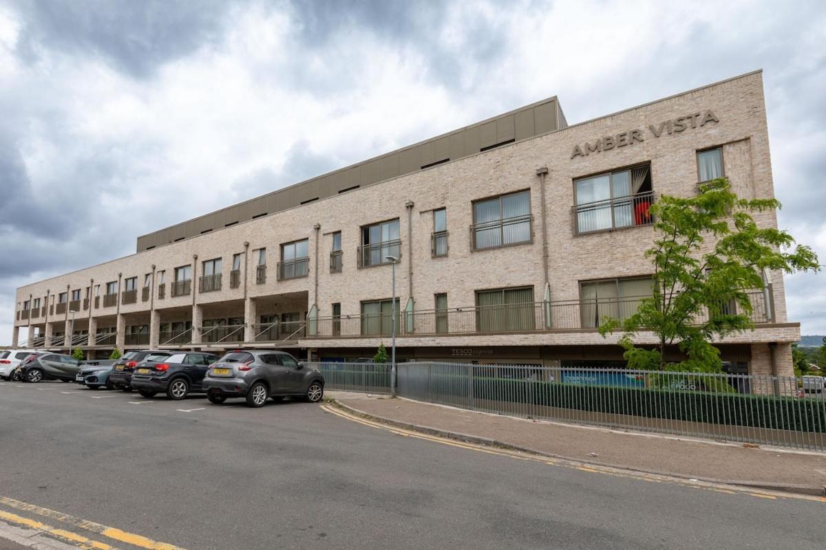 Roath Park Supermarket, Restaurants & Parking *