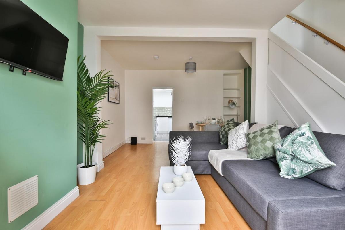 Urban 2-Bed House - 6 Mins Away From City Centre! Apartment Cardiff
