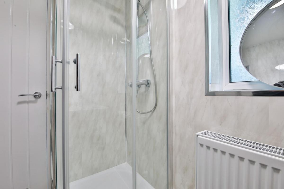 Urban 2-Bed House - 6 Mins Away From City Centre! * Cardiff