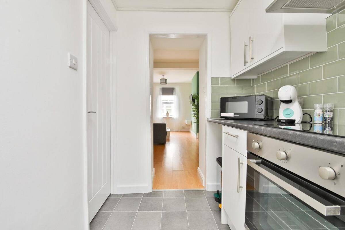 Urban 2-Bed House - 6 Mins Away From City Centre! Apartment Cardiff