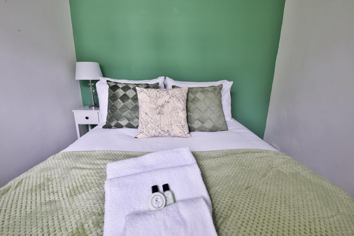 Urban 2-Bed House - 6 Mins Away From City Centre! Cardiff