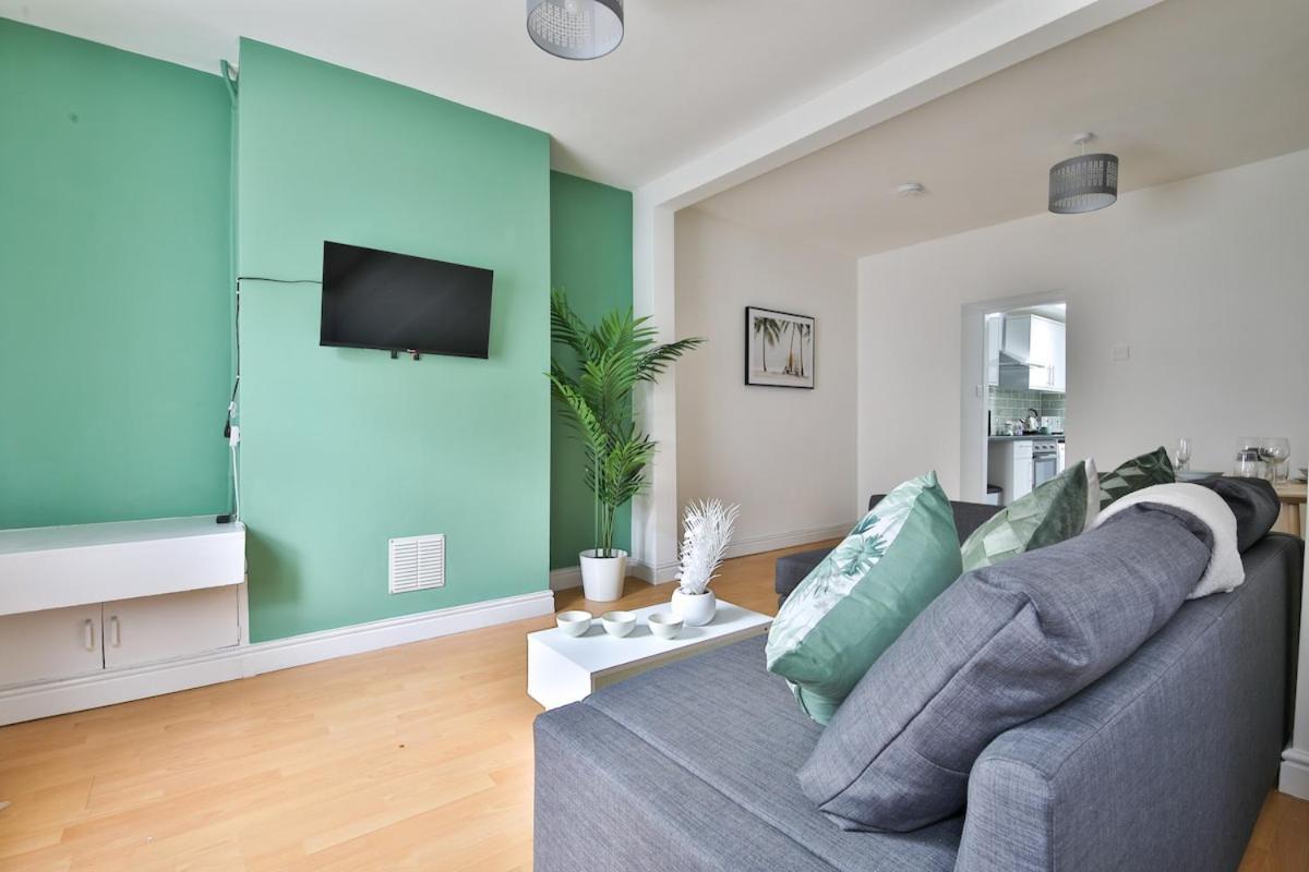Apartment Urban 2-Bed House - 6 Mins Away From City Centre! Cardiff